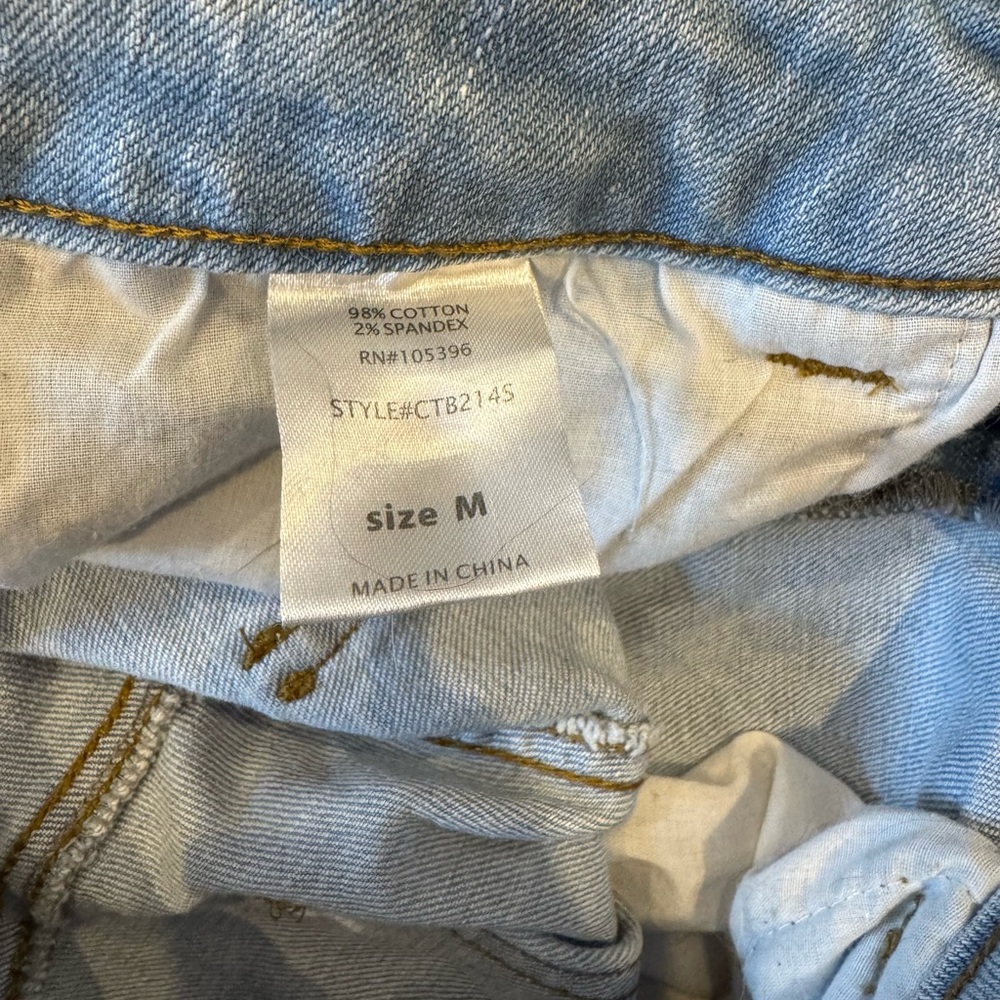 Fashion Nova High Rise Distressed Denim Shorts Light Wash Size M - Picture 3 of 3
